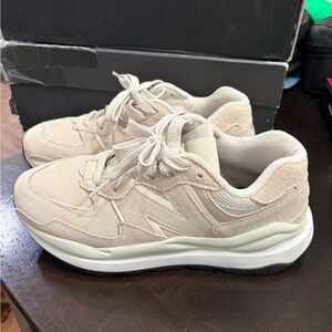 New Balance Women's Cream Sneakers